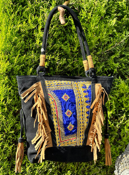 BLACK FRINGE SUEDE SHOULDER BAG (BA117)