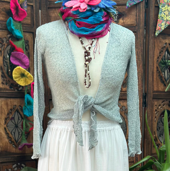 SILVER / GREY KNITTED  SHRUG / CARDIGAN - MoonbeamsandMayhem