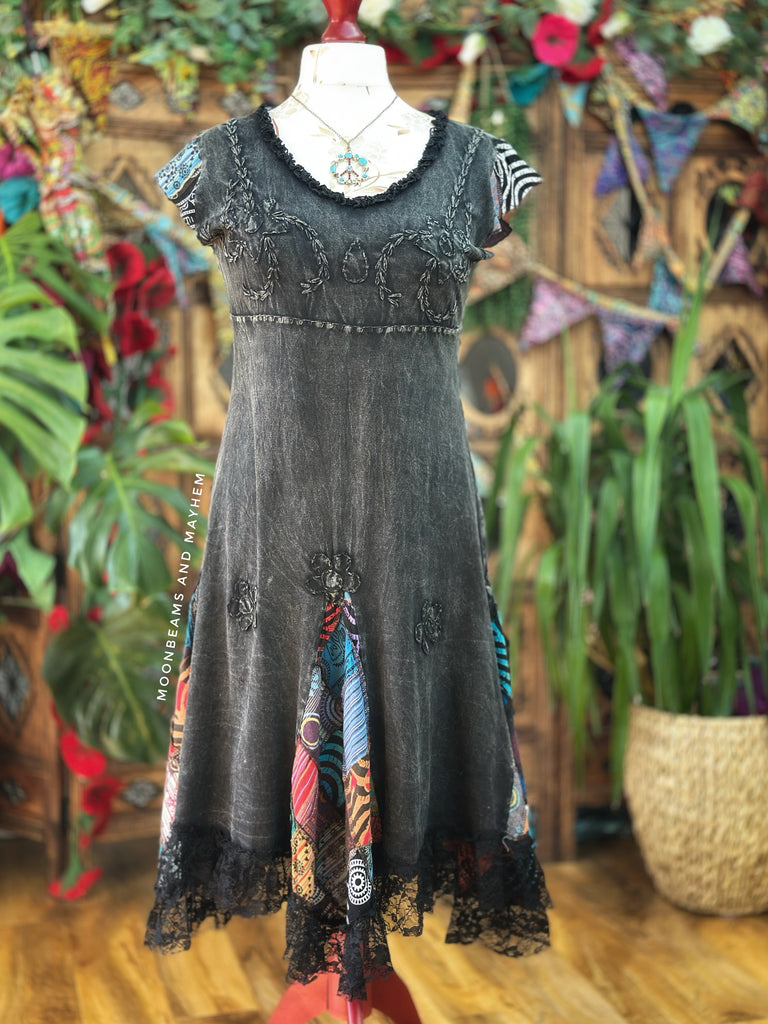 MYSTIC PATCH BLACK DRESS