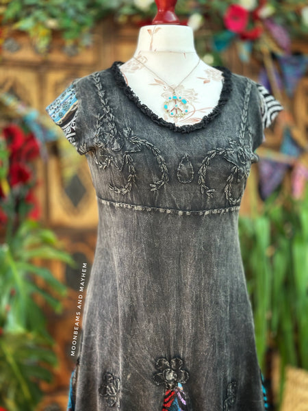MYSTIC PATCH BLACK DRESS