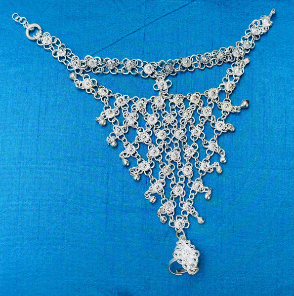 ENCHANTING HAND JEWELS / RING