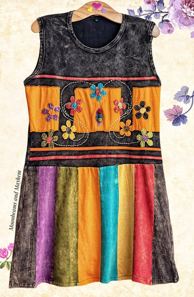 WONDERFUL WONDERLAND TUNIC / TOP - SIZE L - MoonbeamsandMayhem