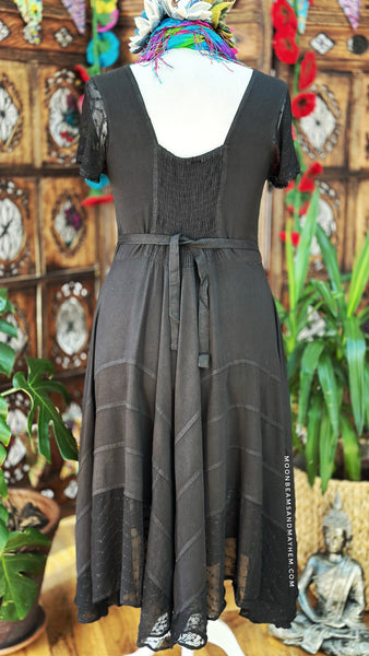 ENCHANTING BLACK MOONDANCE DRESS (UK 16/18)