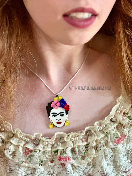 DIVINE FRIDA NECKLACE (OF9)