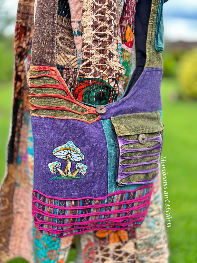 WONDERFUL TOADSTOOL SLING BAG - MoonbeamsandMayhem