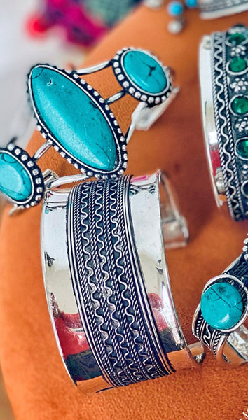 BEAUTIFUL GRACE CUFF / BRACELET - MoonbeamsandMayhem