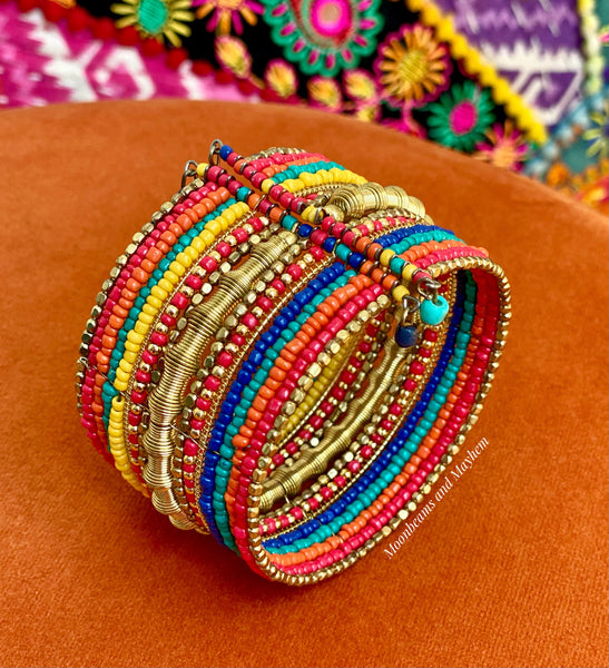INDIAN SEED BEAD CUFF / BRACELET - MoonbeamsandMayhem