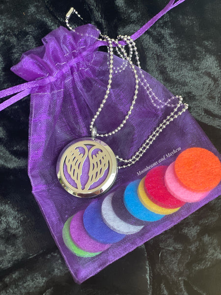 ENCHANTING ANGEL WINGS AROMATHERAPY DIFFUSER NECKLACE - MoonbeamsandMayhem