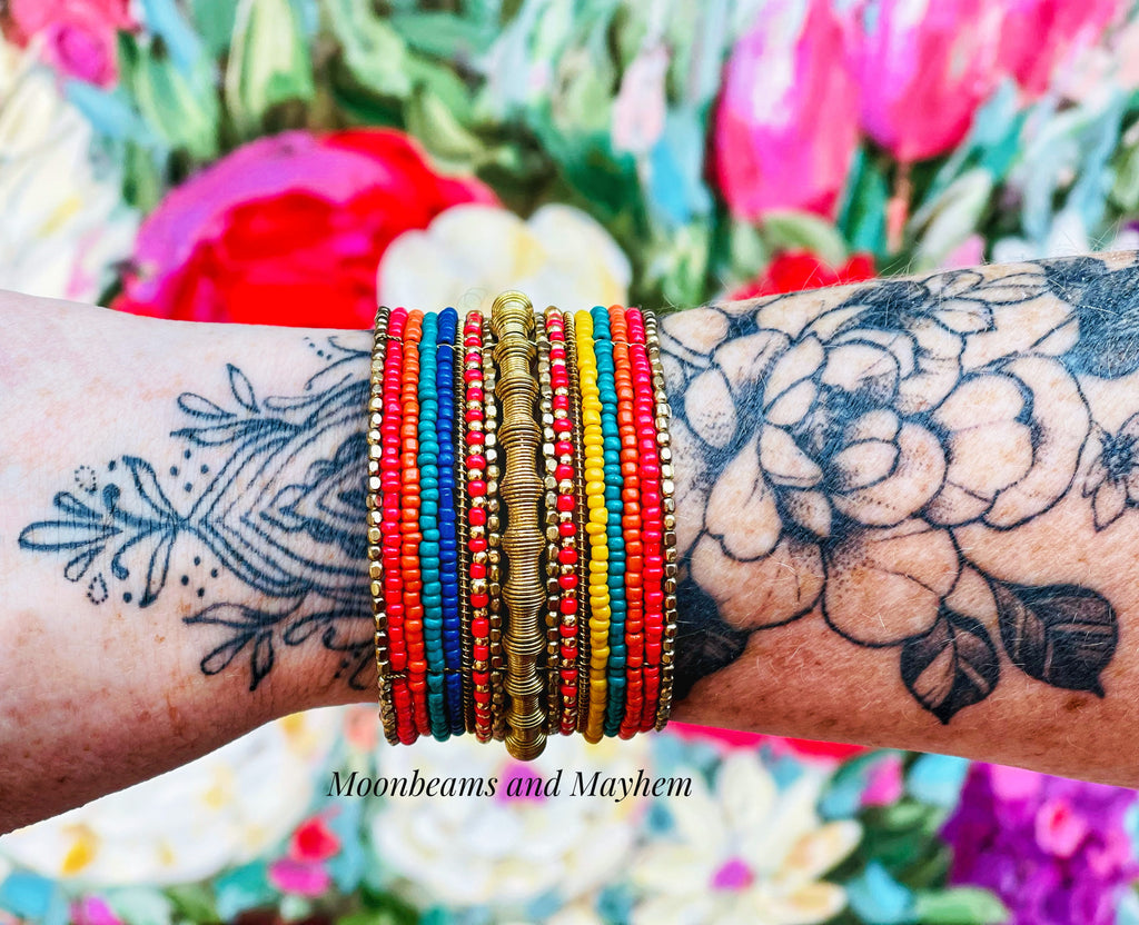 INDIAN SEED BEAD CUFF / BRACELET - MoonbeamsandMayhem