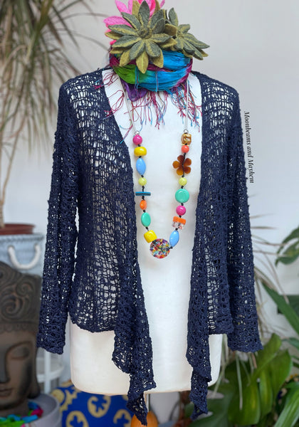 STUNNING LOOSE WEAVE NAVY BLUE SHRUG / CARDIGAN - MoonbeamsandMayhem
