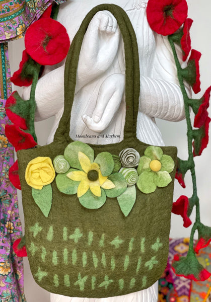 FOREST GREEN FELTED BLOSSOM BAG - MoonbeamsandMayhem