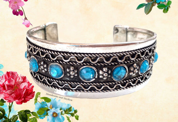BEAUTIFUL SIENNA CUFF / BRACELET - MoonbeamsandMayhem