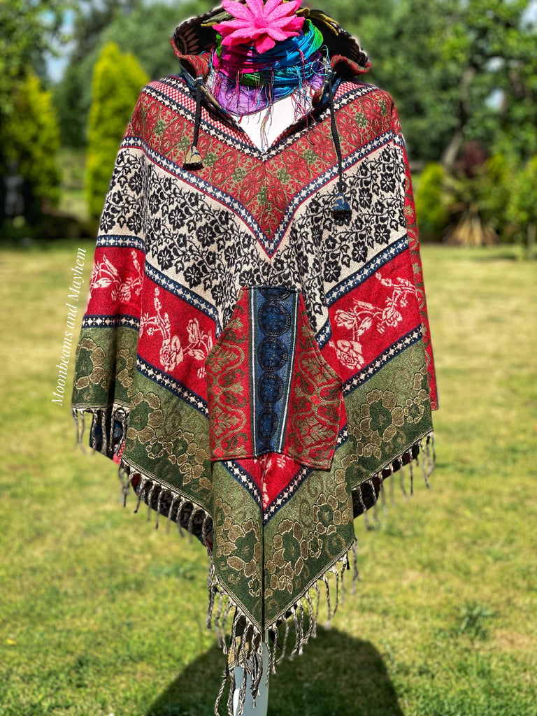 STUNNING BOHEMIAN TASSELED PONCHO (324) - MoonbeamsandMayhem
