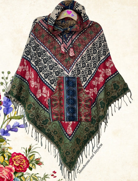 STUNNING BOHEMIAN TASSELED PONCHO (324) - MoonbeamsandMayhem