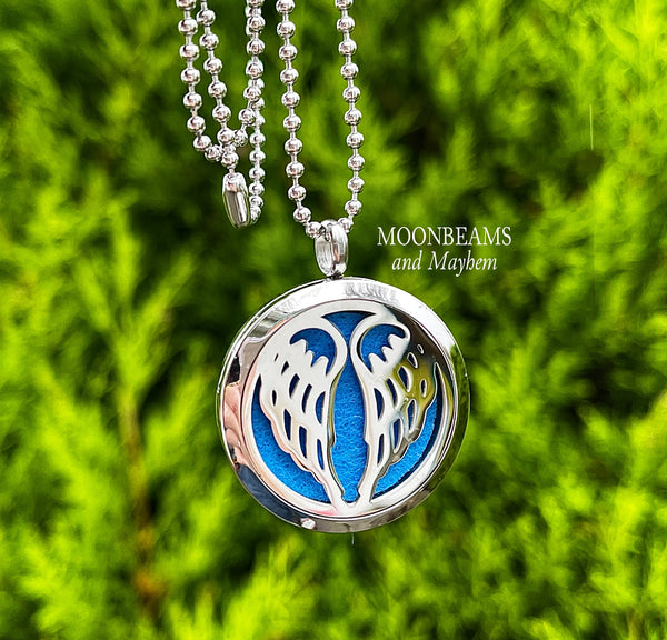 ENCHANTING ANGEL WINGS AROMATHERAPY DIFFUSER NECKLACE - MoonbeamsandMayhem