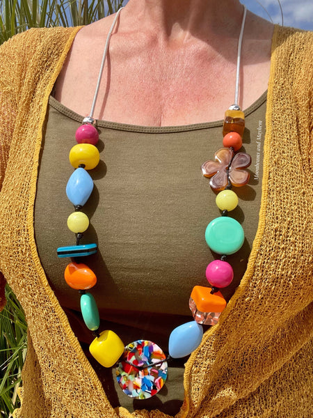 LUSCIOUS LONG ACRYLIC COLOUR POP NECKLACE - MoonbeamsandMayhem