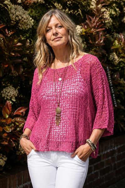 LOOSE WEAVE BOHEMIAN BERRY PULLOVER