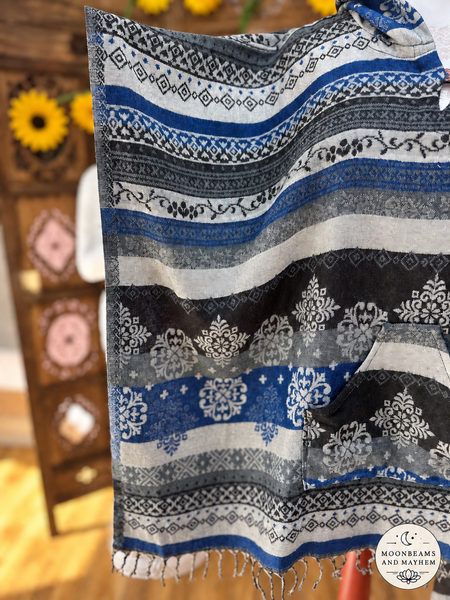 NORTHERN SKIES HOODED PONCHO
