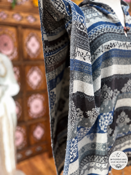 NORTHERN SKIES HOODED PONCHO