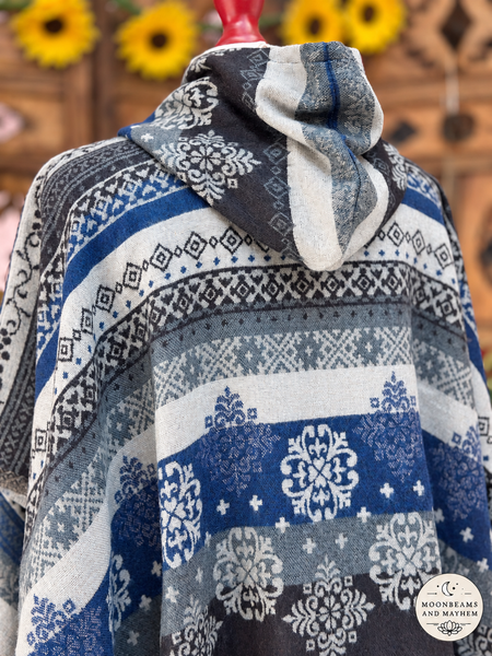 NORTHERN SKIES HOODED PONCHO