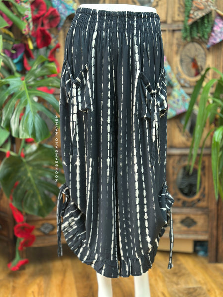 BLACK FRILL SEEKER PANTS