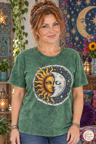 SUN KISSED MOON GREEN TEE