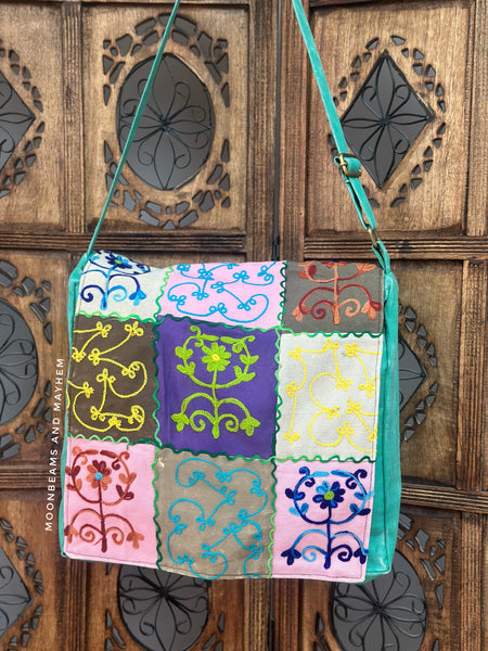 OVERSIZED FOLK ART SATCHEL (BA158)