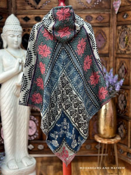 MOONFLOWER PONCHO (PR71)