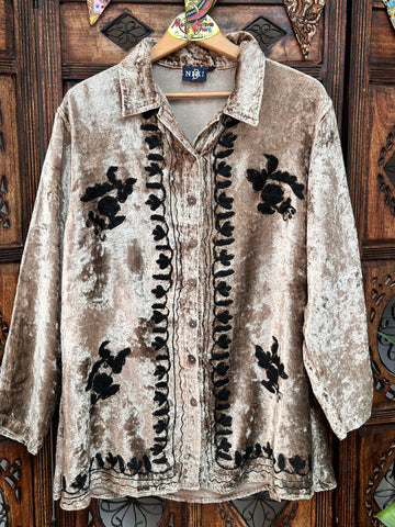 DELICIOUS VELVET EMBROIDERED BLOUSE (SIZE M)