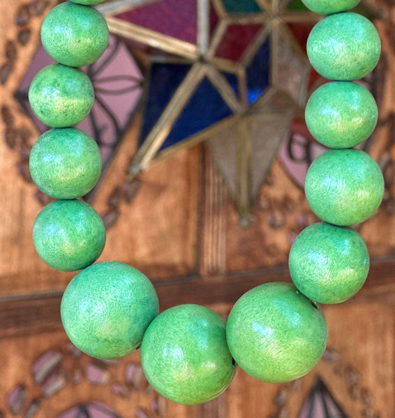 JOYFUL SOUL WOODEN BEADED NECKLACE - LEAFY GREEN
