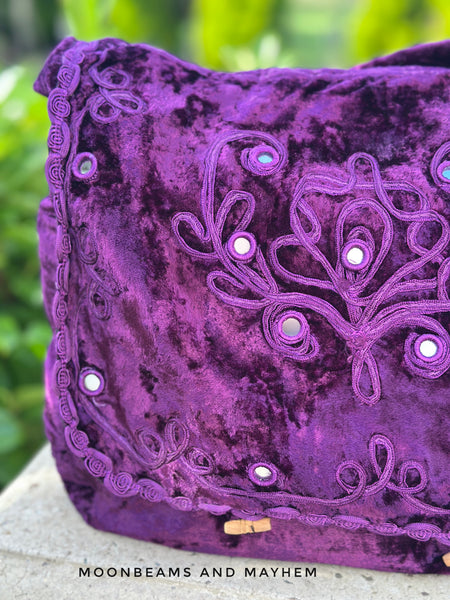 AMETHYST VELVET ENCHANTMENT SHOULDER BAG