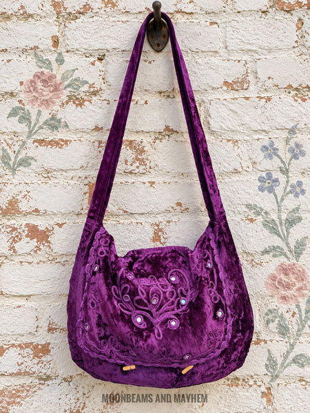 AMETHYST VELVET ENCHANTMENT SHOULDER BAG