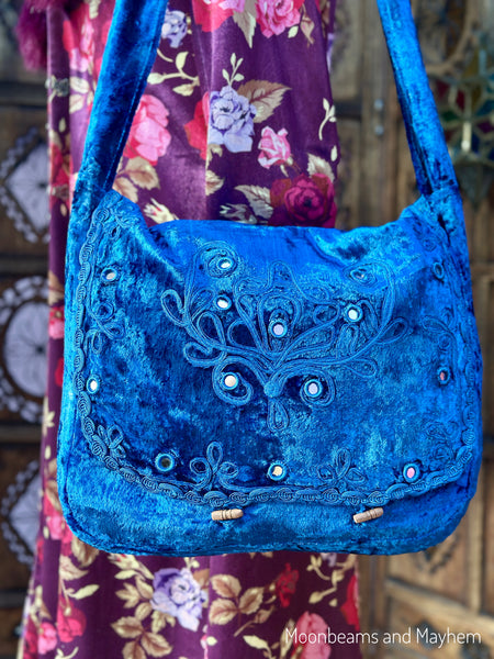 PEACOCK BLUE VELVET ENCHANTMENT SHOULDER BAG