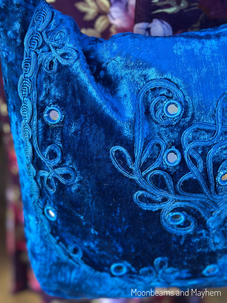 PEACOCK BLUE VELVET ENCHANTMENT SHOULDER BAG
