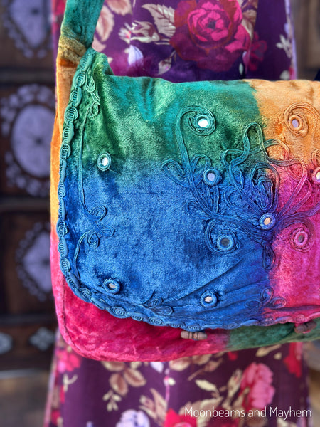 JEWEL CARNIVAL VELVET ENCHANTMENT SHOULDER BAG