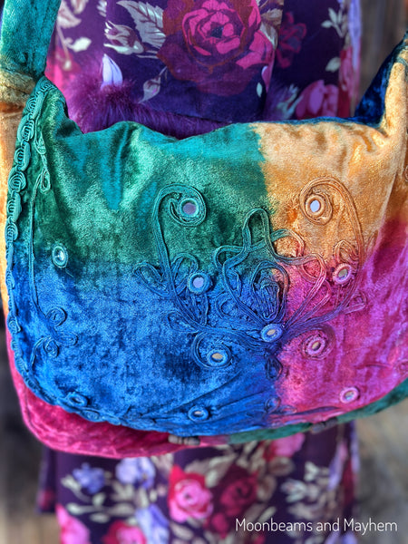 JEWEL CARNIVAL VELVET ENCHANTMENT SHOULDER BAG
