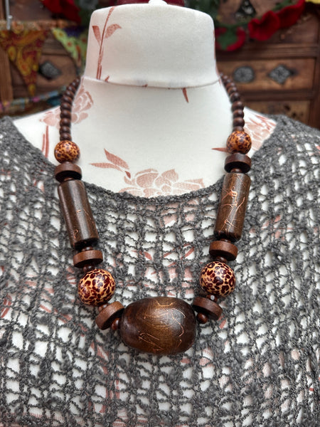 CHUNKY WOODEN BEADED NECKLACE (OFD9)