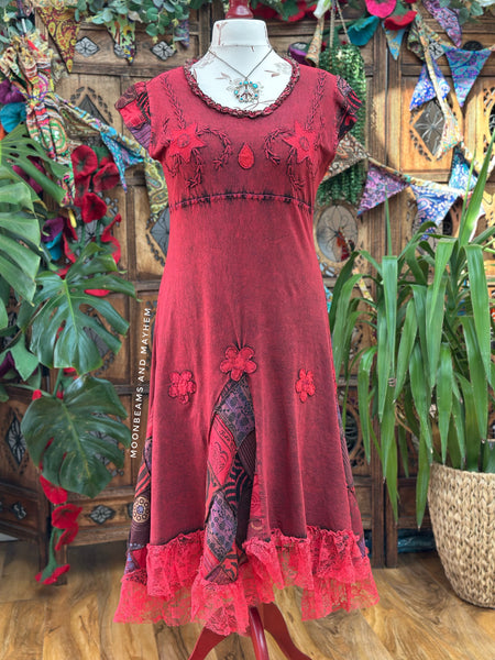 INDIAN RED PATCH BLACK DRESS