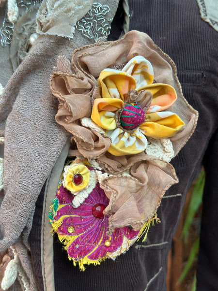 VINTAGE STYLE HANDMADE FLOWER BROOCH