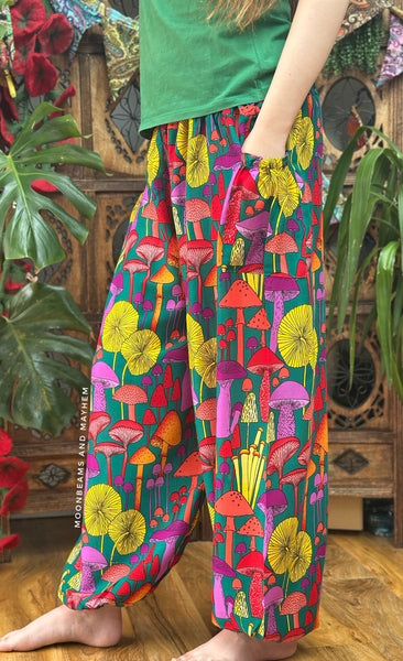 ENCHANTED GROVE TROUSERS IN GREEN (GR071)