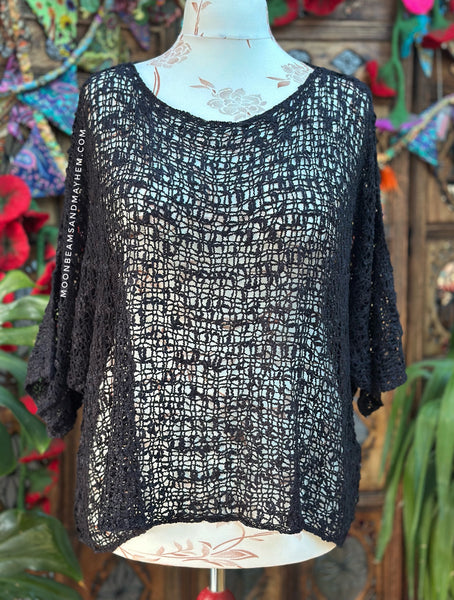 LOOSE WEAVE BLACK PULLOVER