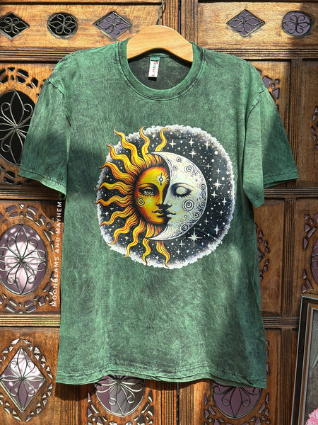 SUN KISSED MOON GREEN TEE