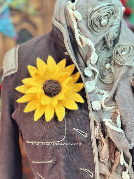 SUNFLOWER BROOCH - A BLOOM LIKE NO OTHER