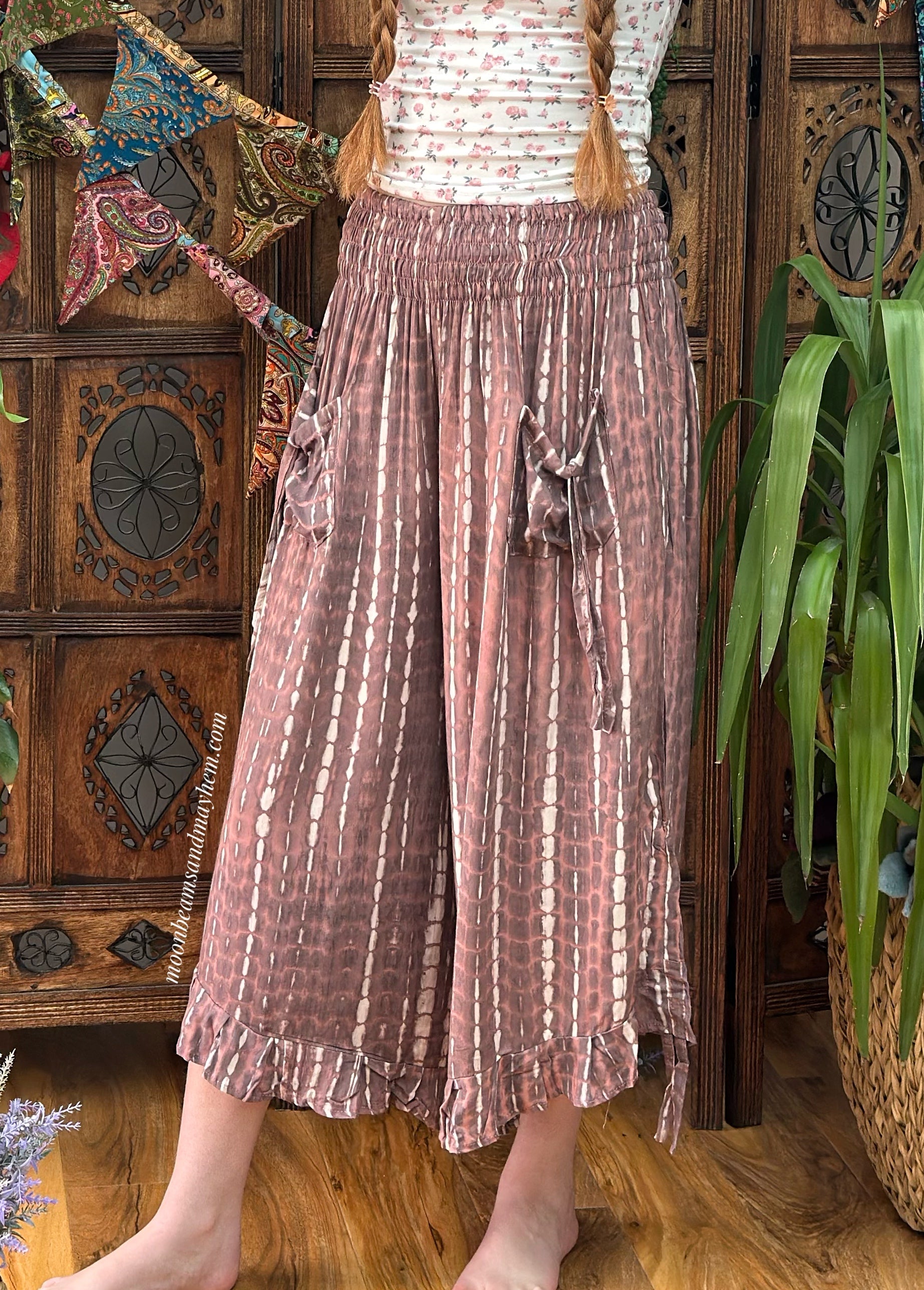 美品★Embroidery Patchwork Trousers Stonewashed Embroidered Patchwork Pants | Sienna Blue Co
