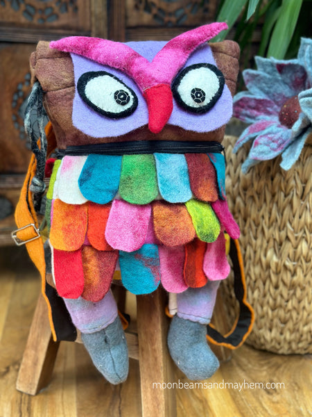 WONDERFUL FELTED OWL BACKPACK (BA110)