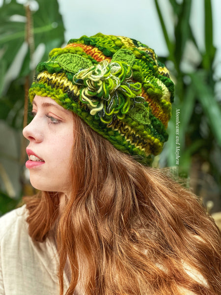 FOREST GREEN WINTER FLOWER HAT