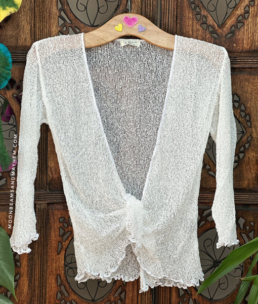 WHITE KNITTED  SHRUG / CARDIGAN