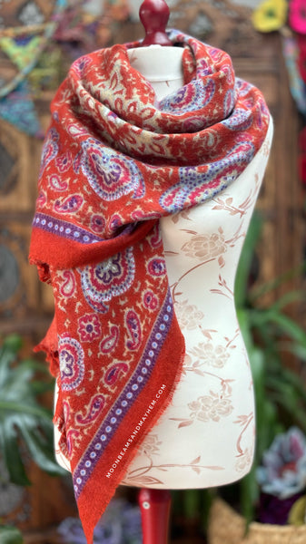 DELICIOUSLY SOFT AFTERGLOW SCARF