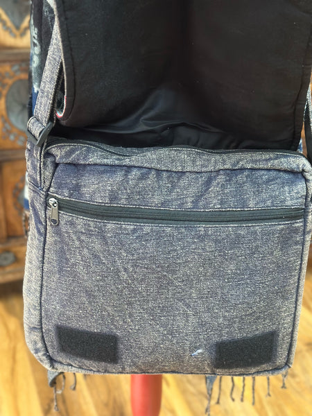 MIDNIGHT INDIGO MESSENGER