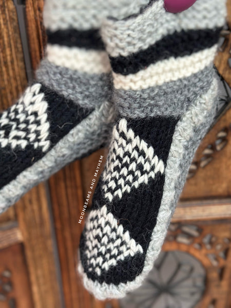 FLEECE LINED WINTER SNUGGLE SOCKS / SLIPPERS